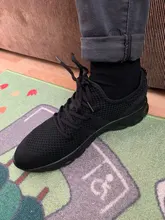 Zapatillas ligeras para correr para hombre, deportivas de estilo casual y cómodo, sneakers transpirables antideslizantes resistentes al desgaste para caminar al aire libre, gran oferta