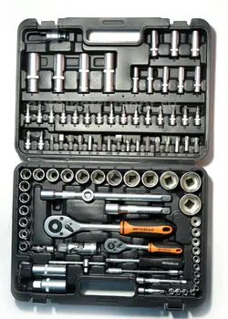 

Набор инструмента АВТОДЕЛО 94 пр. 1/2" 1/4" пласт.кейс 39894