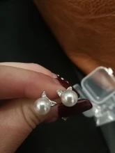 Creative Simple Craft Animal lindo 925 Sterling Silver plateado pequeño gato hueco perforado perla mujer pendientes SE64