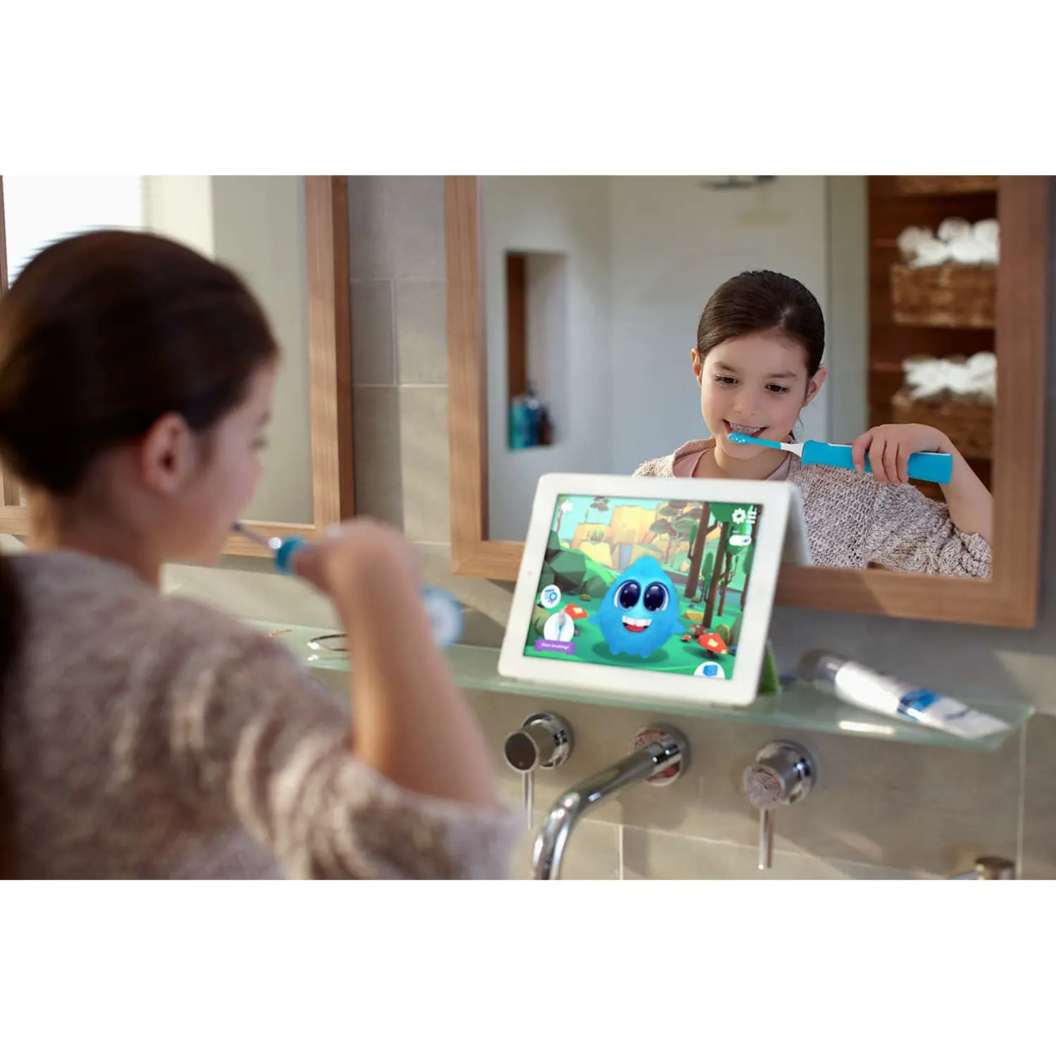 Зубная щетка Philips Sonicare For Kids электрическая с поддержкой Bluetooth HX6322/04