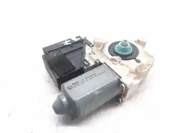 

104379101 left front lift MOTOR SEAT CORDOBA BERLINA (6L2)