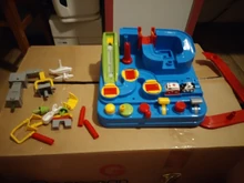 Juguetes educativos para niños, pista de aventura, juegos de mesa, Rail, coches mecánicos, estacionamientos, regalos de Navidad para niños