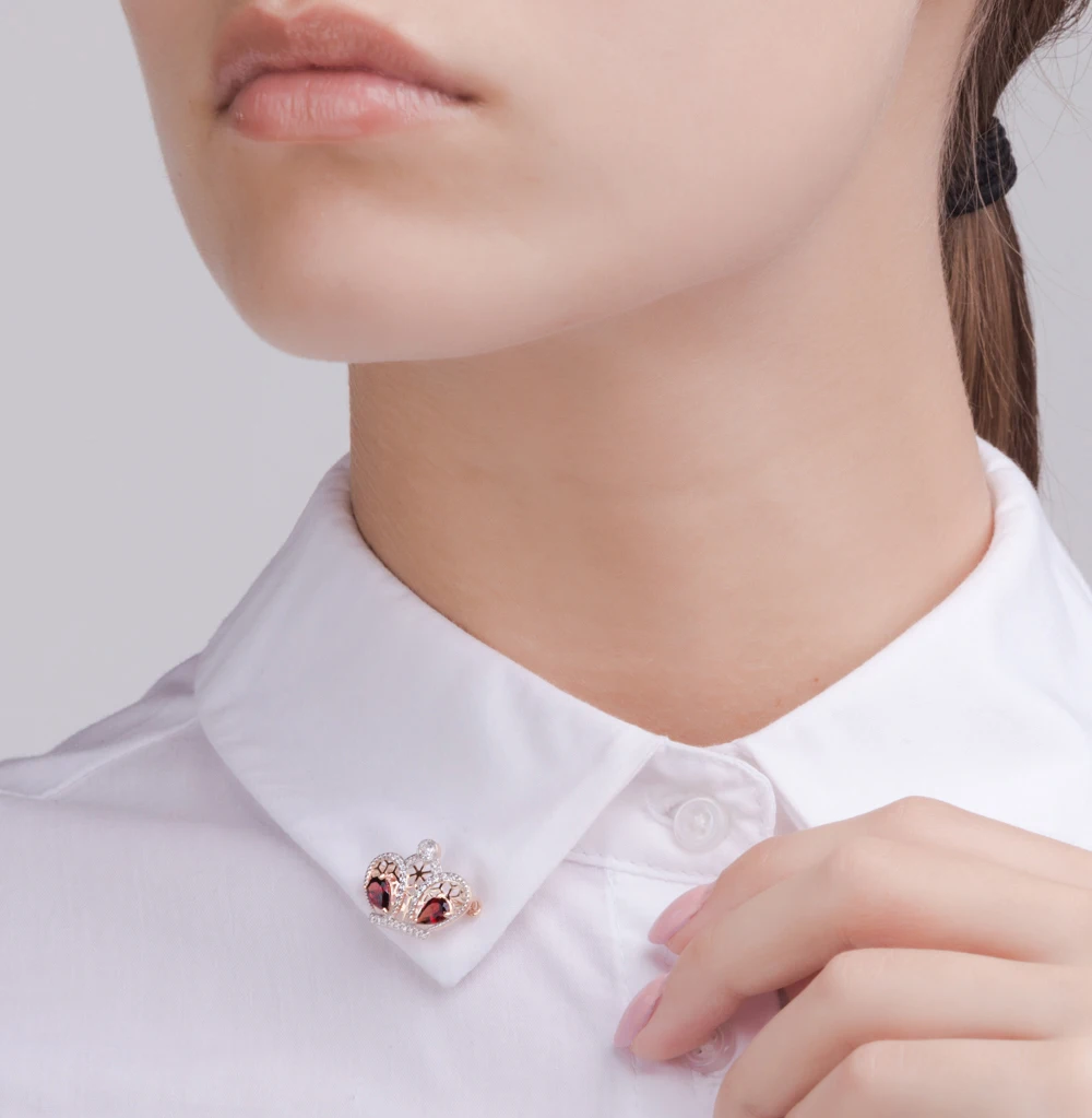 Gold brooch with cubic zirconia and Garnet SUNLIGHT test 585