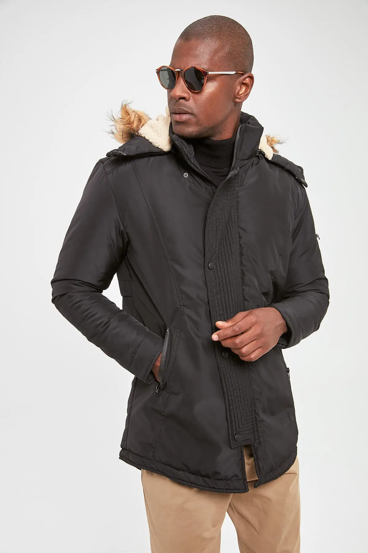 Trendyol Мужское пальто с капюшоном на молнии спереди TMNAW20KB0176