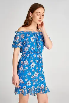 

Trendyol Karmen Collar Dress TWOSS20EL2570