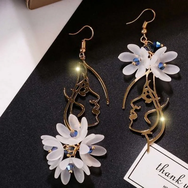 Flower Earrings Crystal Tassel Earrings Fruit Design Earrings Long Earrings New Flower Bohemia Hanging Women Fashion Tassel Rhinestone Flowers Earring Female Wedding Party Jewelry Gift