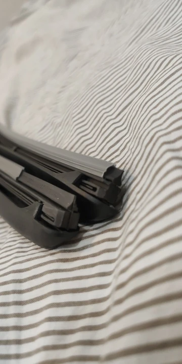 Отзыв о товаре Щетка стеклоочистителя автомобильная универсальная U-образная, 14 дюймов, 16 дюймов, 17 дюймов, 18 дюймов, 19 дюймов, 20 дюймов, 21 дюйм, 22 дюйма, 24 дюйма, 26 дюймов от пользователя A***v