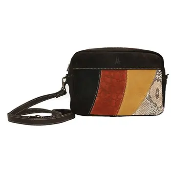 

Shoulder bag made of 1ª quality leather, original design, zipper closure, 21x16x8. Made in Spain (Brown)