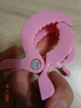 Accesorios coloridos para asiento de coche de bebé, Clip de plástico para cochecito, cubierta de gancho, manta, mosquitera, 2 uds. Por lote