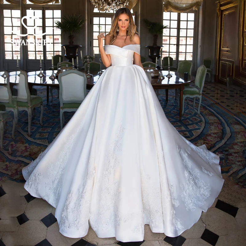 

Luxury Appliques Satin Wedding Dress Swanskirt I193 Off Shoulder 3D Flowers Ball Gown Bridal Wedding Gown Vestido De Noiva