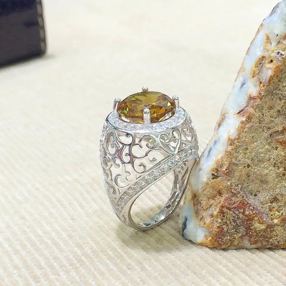 Серебряное кольцо со специальным дизайном из зултанита | Украшения и аксессуары