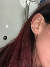 2021 nueva 1 par de diamantes de imitación brazalete de oído de pendiente perforación dorada pinzas para orejas cartílago declaración clip aretes para las mujeres pendientes de