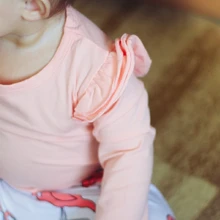 Conjunto de ropa para niñas pequeñas, Tops de manga larga con letras para recién nacidos, pantalones informales con estampado, diadema, trajes para niños pequeños