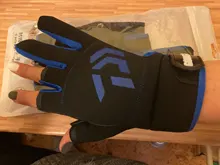 Daiwa-guantes de pesca resistentes al agua, 3 dedos cortados, 4 colores