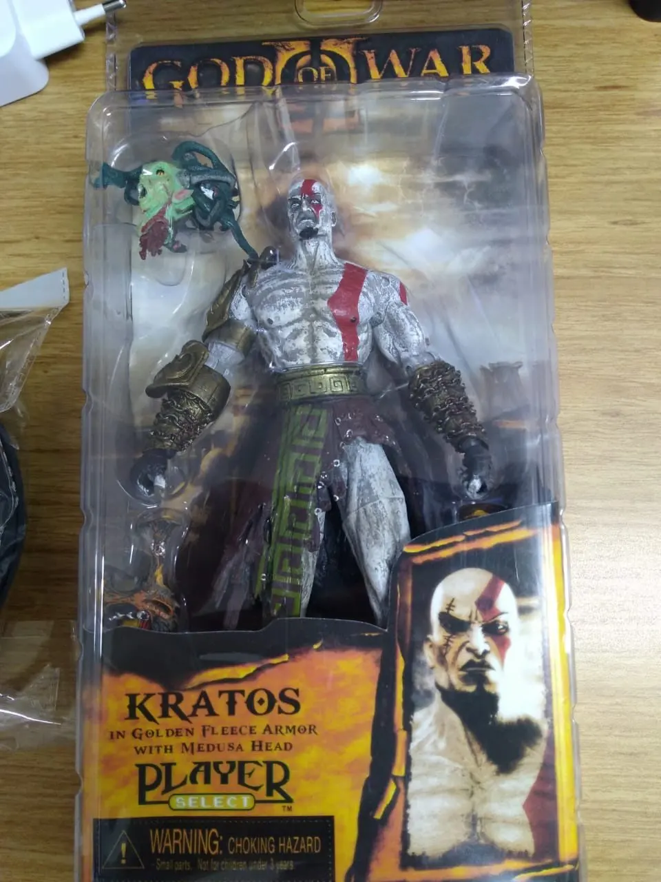 God of War Golden Fleece Kratos PVC Figure Model With Medusa Head 19cm 