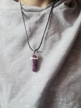 Colgante de cristal Natural con forma de columna Hexagonal para mujer, colgante de piedras, cadena de cuero, joyería