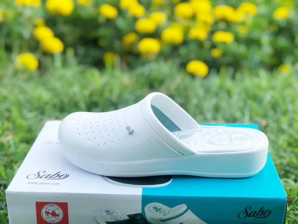 

Orthopedic Sabo Slippers Doctor Nurse Hospital Cook Slippers Medical Slippers Heel Spur Reinforced Flat Sole Embossed Slippers