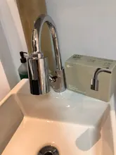 Sensor de grifo Dispositivo de ahorro de agua grifo de baño con sensor sin contacto grifo de cocina baño sensor inflable automático grifo