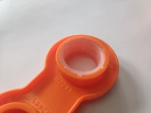 Herramienta de limpieza Universal, llave de cuatro burbujeador, desmontaje de salida, grifo de agua, lados amarillos