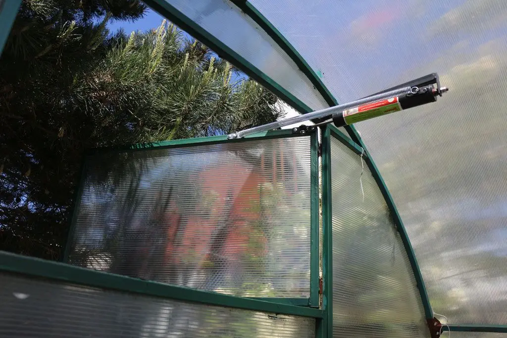 Термопривод для теплицы 300с. Автоматический проветриватель д/теплиц урожай тп-1. Термопривод урожай тп-01. Проветриватель автоматический для теплиц урожай. Проветриватель теплиц автоматический урожай тп 1.