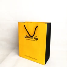 Пользовательский Подарочный мешок с ручками перерабатываемый матовый покрытый роскошный бумажный пакет упаковка ярмарка торжественный случай бутик лук Перевозчик мешок