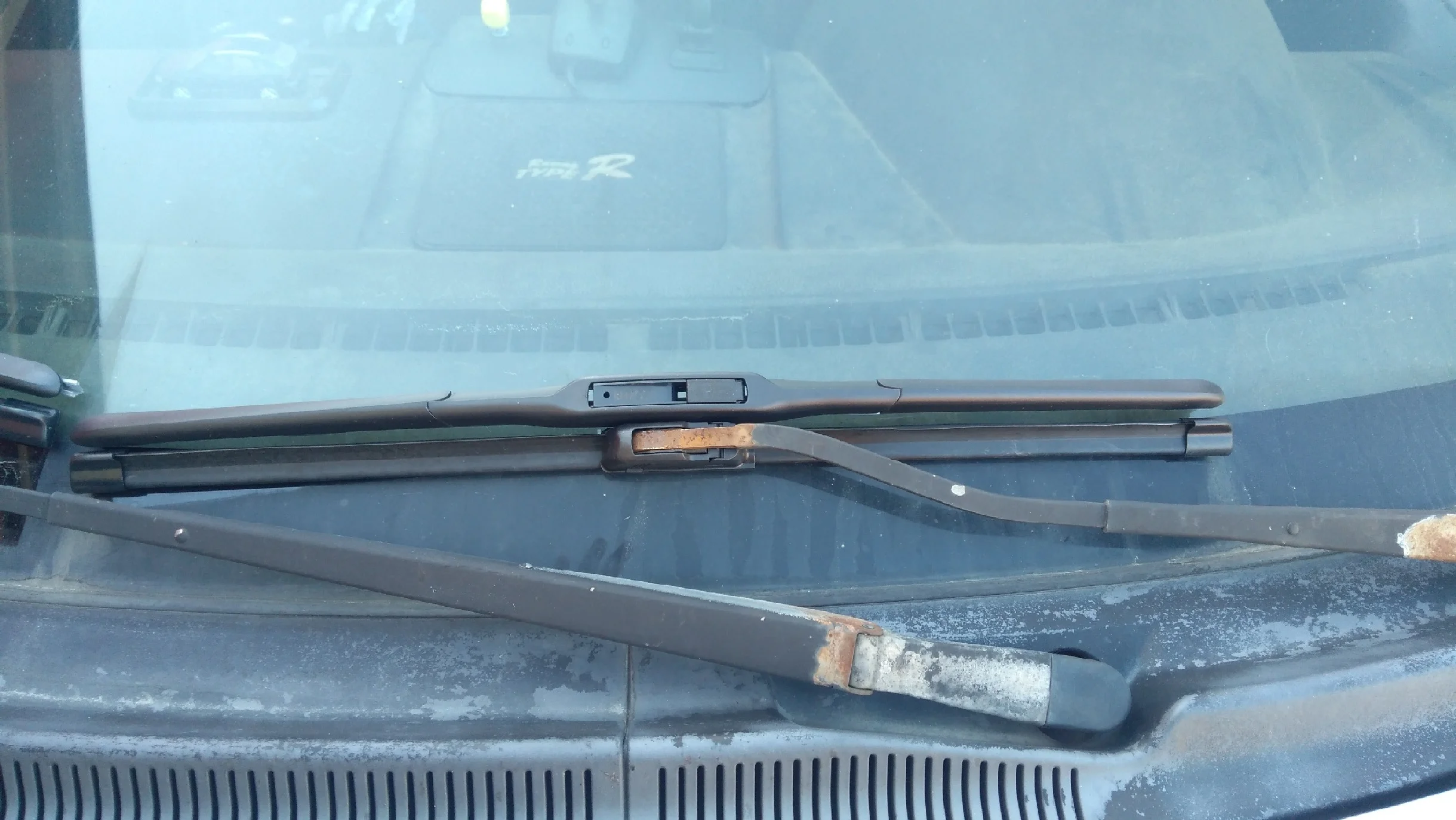 Отзыв о товаре Щетка стеклоочистителя автомобильная универсальная U-образная, 14 дюймов, 16 дюймов, 17 дюймов, 18 дюймов, 19 дюймов, 20 дюймов, 21 дюйм, 22 дюйма, 24 дюйма, 26 дюймов от пользователя A***u