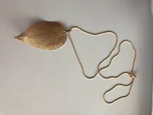 Collar largo con colgante de hojas naturales para mujer, cadena de serpiente, color rosa, negro, dorado y gris, regalo de joyería