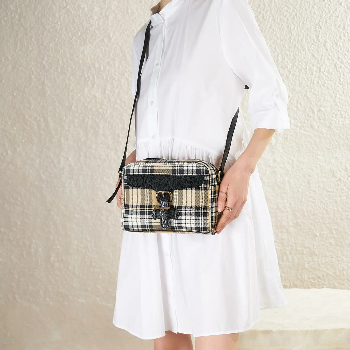 

FLO TMK19036 85Z Black Women Shoulder Bag BUTIGO