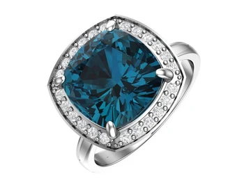 

Silver ring with quartz Sint.