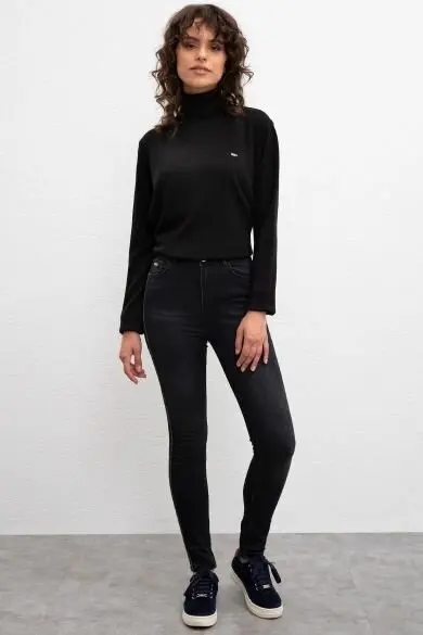 Поло США ASSN. Черные зауженные джинсовые брюки| |