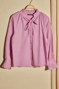 

Trendyol Collar Detailed Shirt TWOSS20GO0362