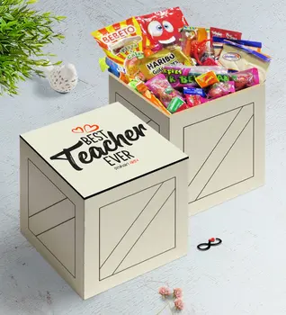 

Personalized Best Teacher In Wooden Box Nostalgic Lezzetler Gift Seti-13