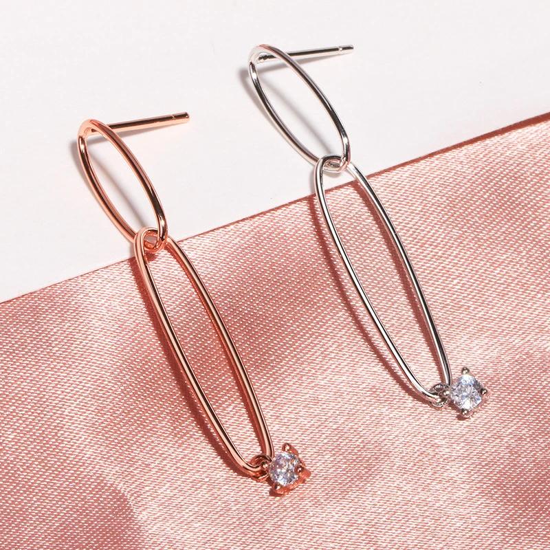 10886502180_1646359543