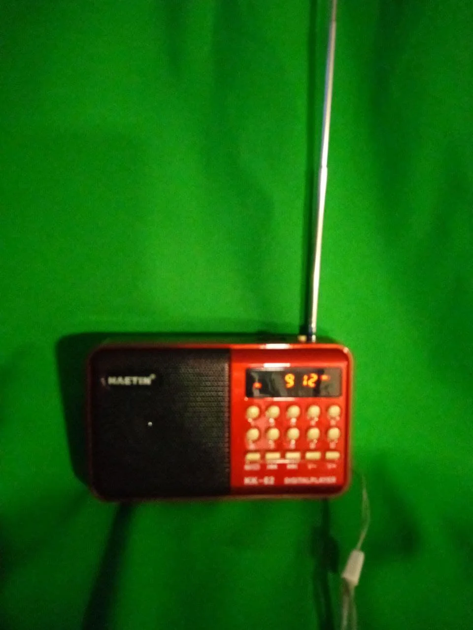 Отзыв о товаре Цифровой радиоприемник портативный мини FM-радио USB TF MP3 музыкальный плеер телескопическая антенна Громкая связь карманы приемник уличный K62 от пользователя N***Z