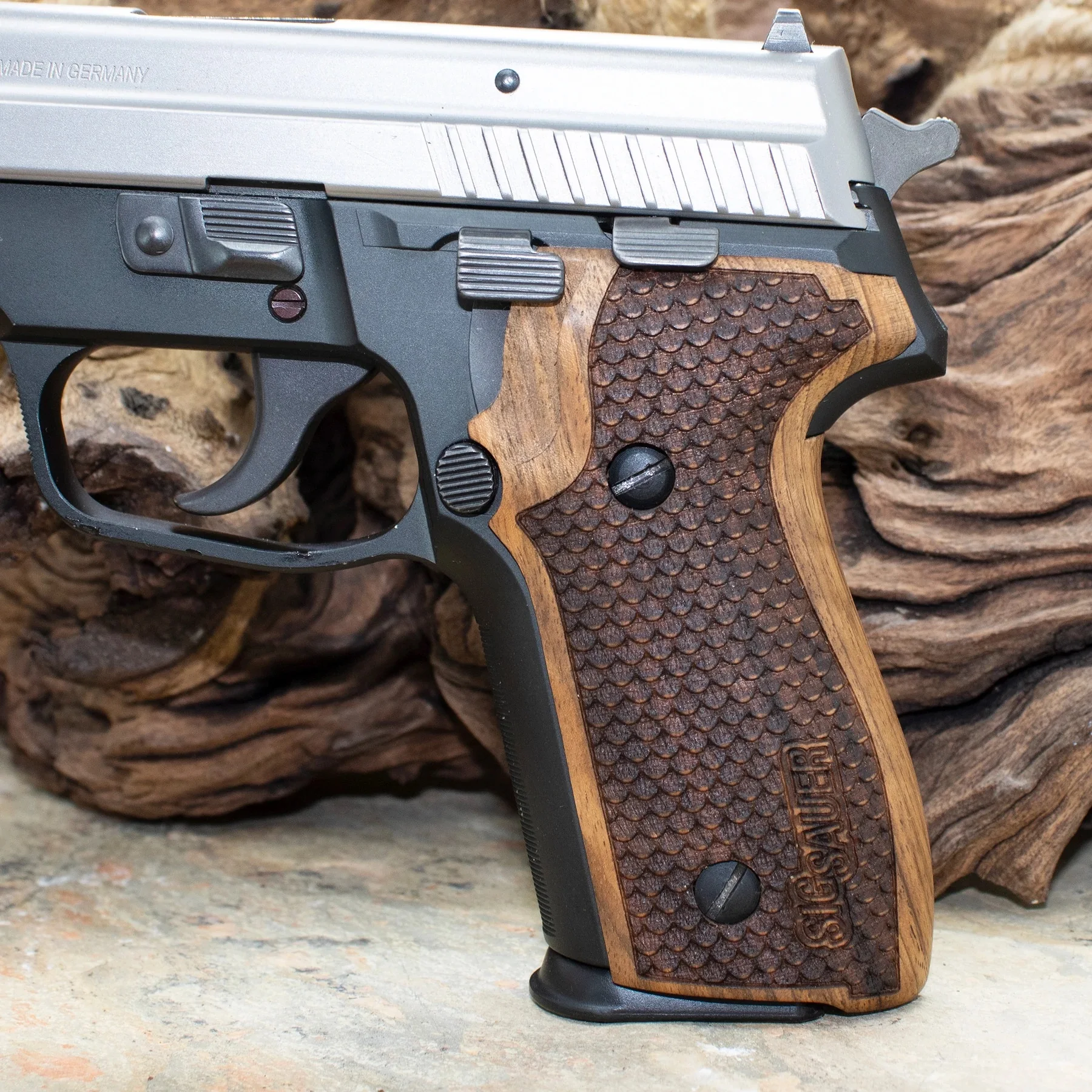 

Sigsauer P228 / P229 Elite Handgun ореховые ручки A12