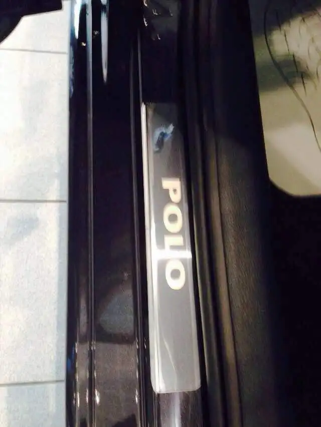 Накладки на пороги нержавеющая сталь Фольцваген Polo Sedan 2010-;->(комплект 4шт