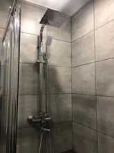 Uythner-Grifo de ducha efecto lluvia para pared, mezclador de agua para bañera, negro mate