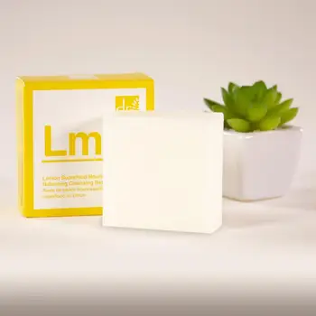 

Dr Botanicals Lemon Superfood Nourishing & Balancing Cleansing Bar, Cleans hands, Hydrates, Soap Cleanse