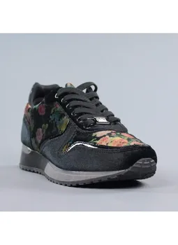 

Sneakers b3d. b5