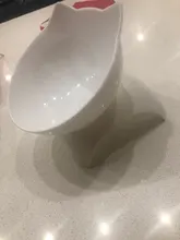 Cuencos elevados para gatos y perros, recipiente de comida elevado de 15 ° con soporte, individual, negro y blanco