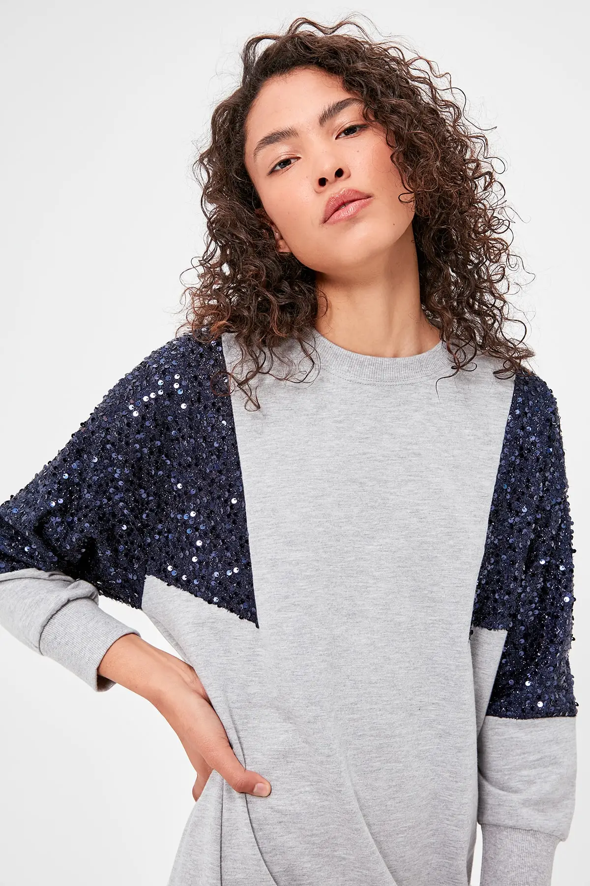 Beste Trendyol Sequin Detail Gebreide Jurk TWOAW20EL1721