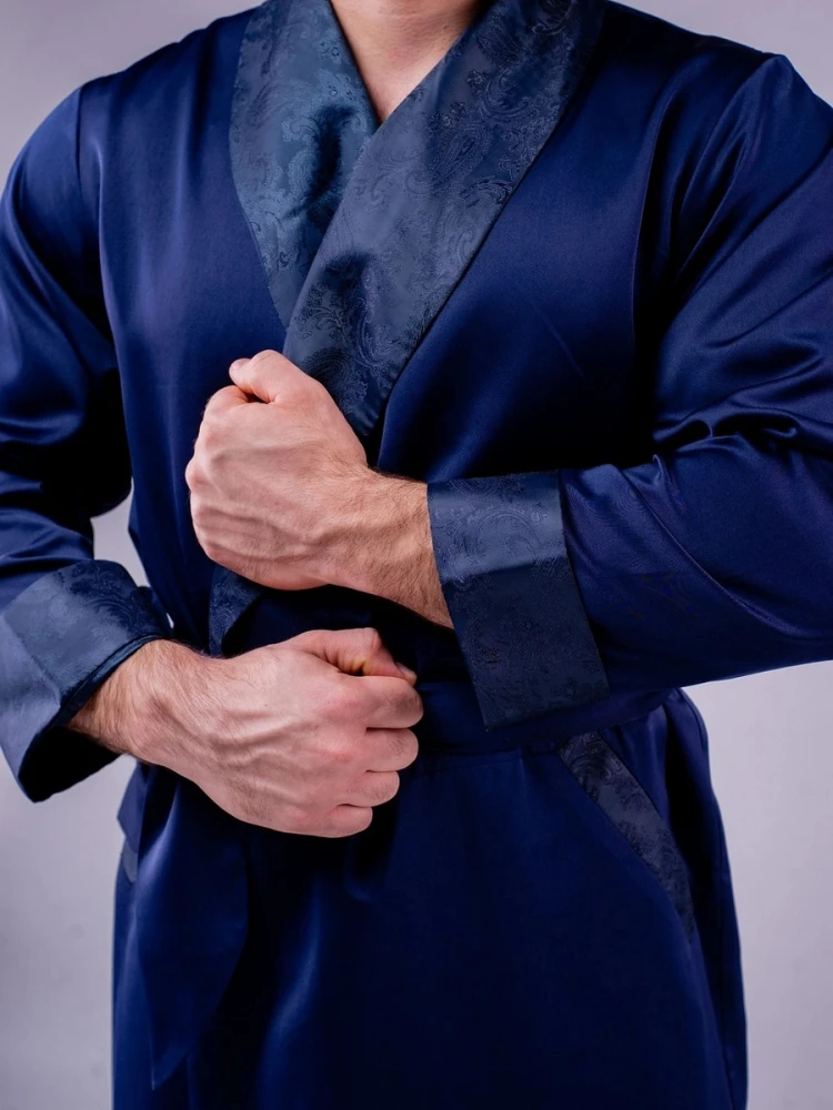 Рисунок 3 - Мужской халат из шелка Синий