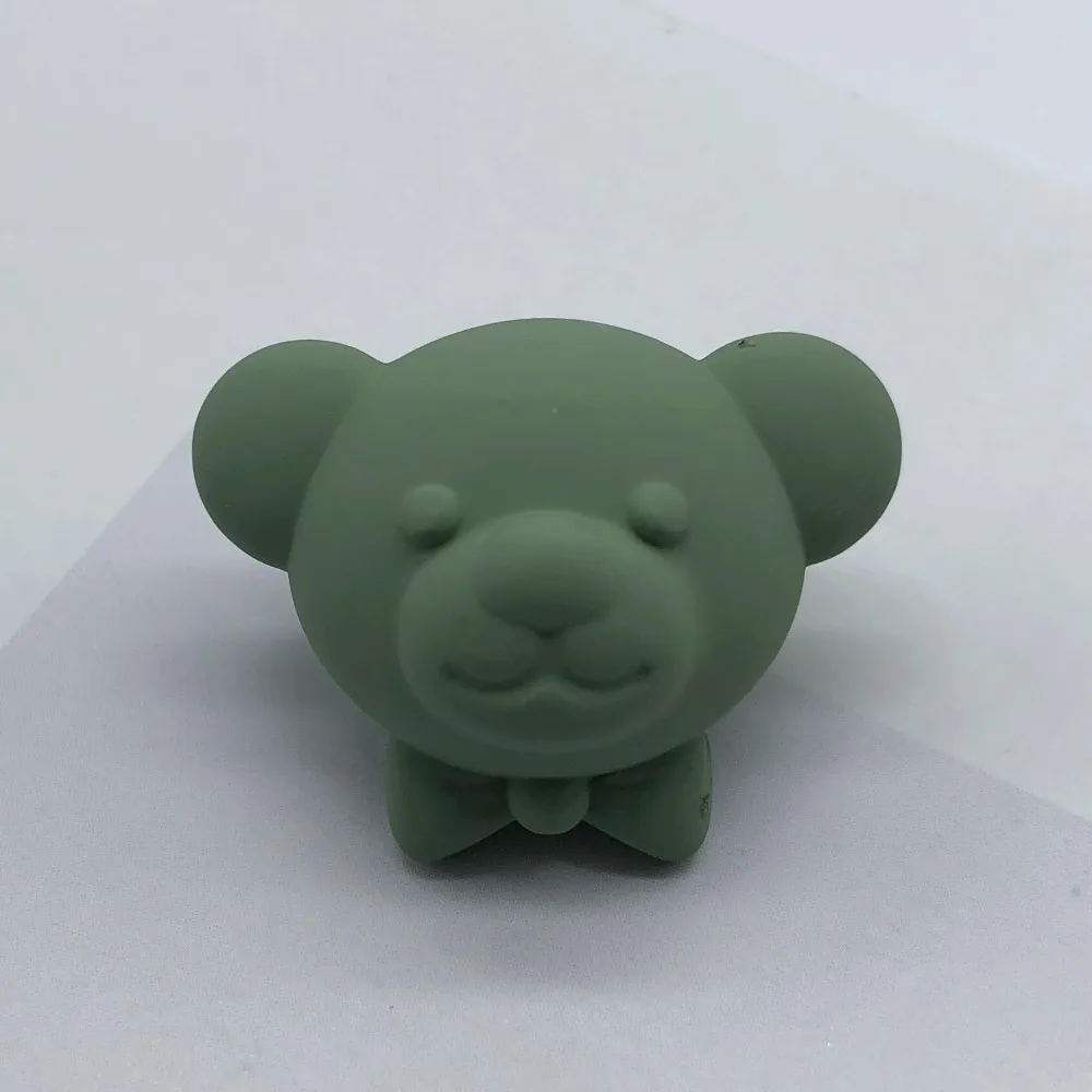 小熊灰绿