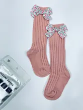Calcetines con lazo Floral para niñas pequeñas, medias largas de algodón suave hasta la rodilla para bebés, Estilo Princesa a rayas para niños de 0 a 5 años
