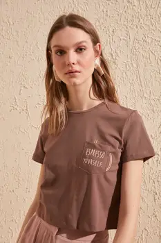 

Trendyol Embroidered Crop Knitted T-Shirt TWOSS20TS0197