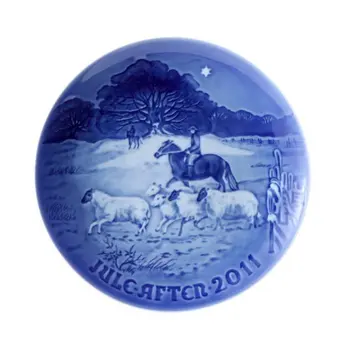 

2011 Bing and Grondahl Christmas Plate "Home for Chirstmas by Royal Copenhagen