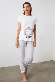 

Trendyol Rabbit Printed Knitted Pajamas Set THMAW21PT0311