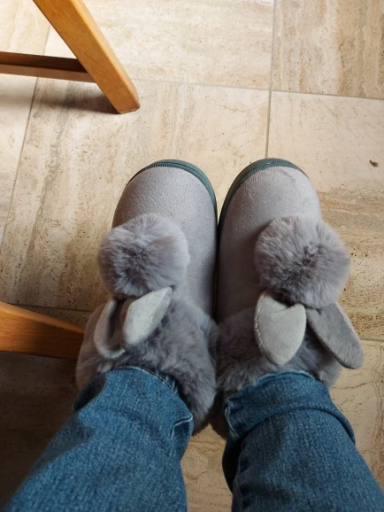 Keep those toes warm and snug when at home and rock a pair of our Autumn Winter Cotton Slippers. lolithecat.com