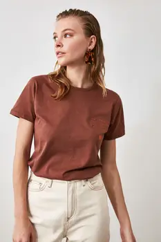 

Trendyol Brown Embroidered and Beige Flat 2'li Package Bicycle Neck Basic Knitted T-Shirt TWOAW21TS0074