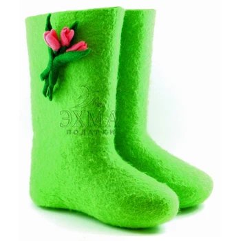 

Women's felt boots multi-color.